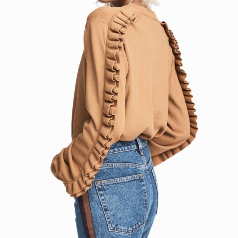 ✨BRAND NEW✨ KNIT RUFFLED SWEATER